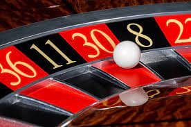 Antarmuka aplikasi hongtogel yang menampilkan pasar pertandingan Liga 1 dan pilihan metode pembayaran DANA, OVO, GoPay